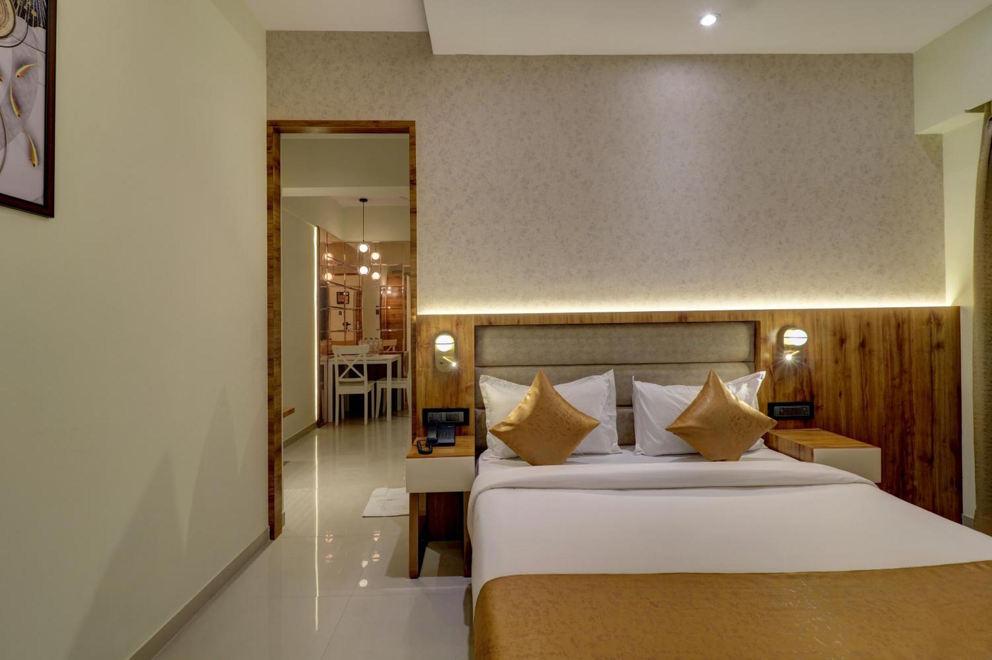 Home2 Studio Apartments 뭄바이 외부 사진