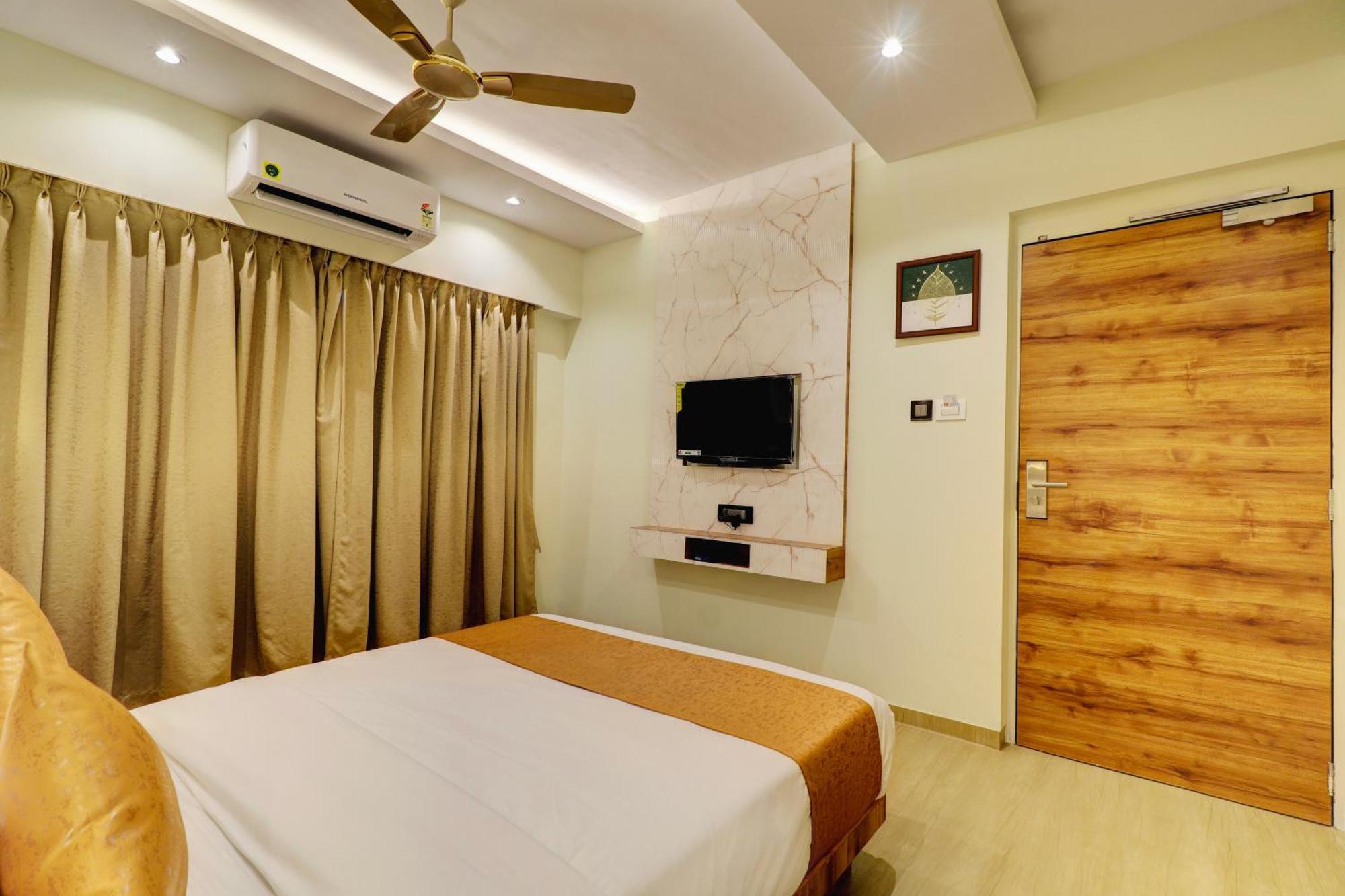 Home2 Studio Apartments 뭄바이 외부 사진